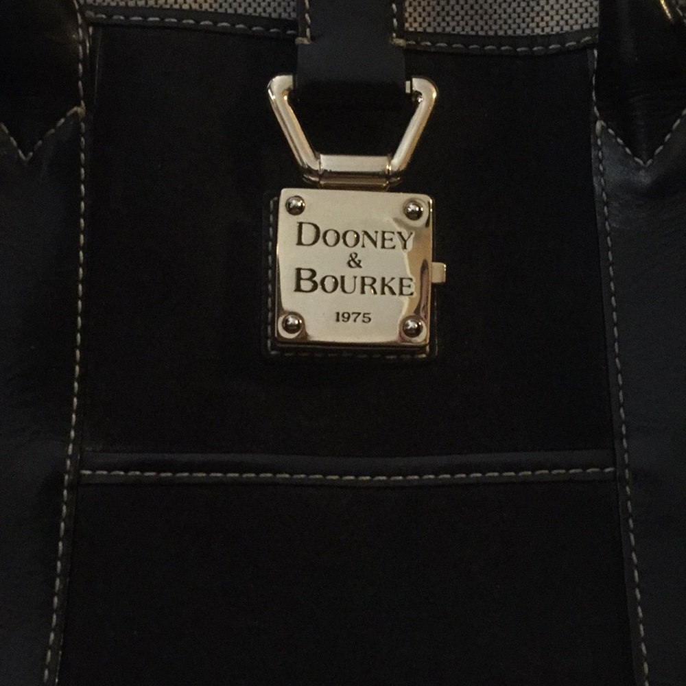 Dooney & Bourke purse - Picture 4 of 6